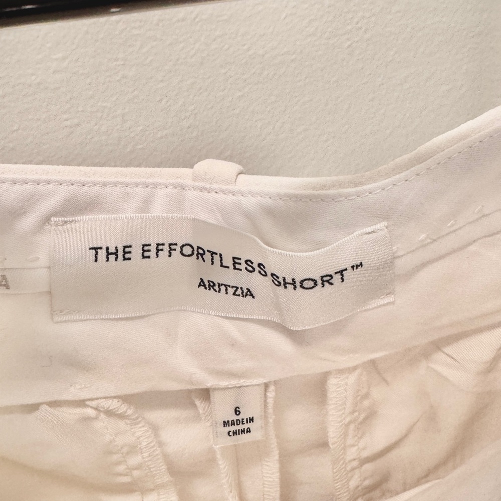 Aritzia Cream Women's The Effortless Shorts - Size 6 - Picture 3 of 5